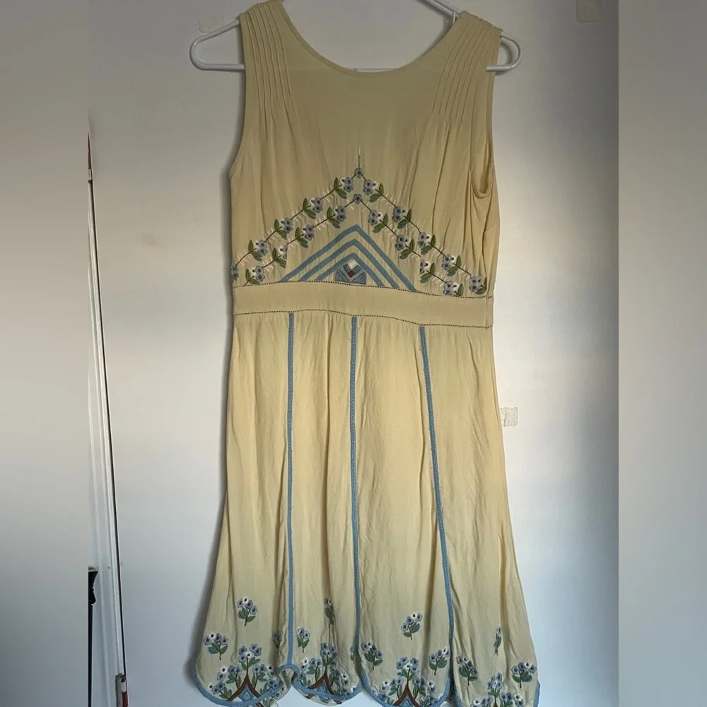 Kimchi Blue 🩵 Yellow and Blue Embroidered Mini Dress, M 💛 - Picture 2 of 7